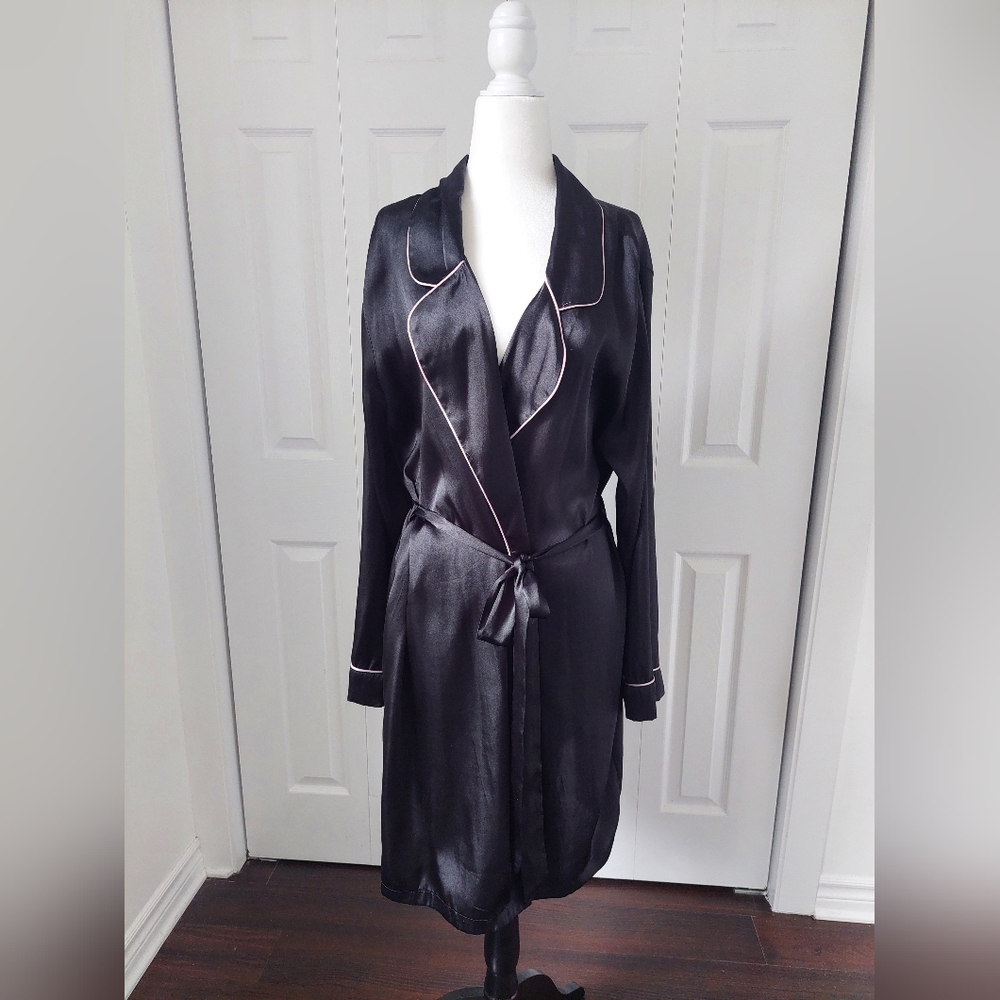Silky robe with 2 ties